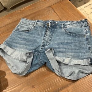 H&M shorts size 8